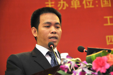 東莞市慕思寢室用品有限公司首席文化執(zhí)行官邱浩洋演講